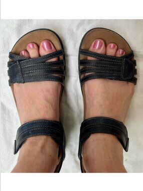 Taos Footwear “Mellow” Sandal – Black | Women’s Size 6